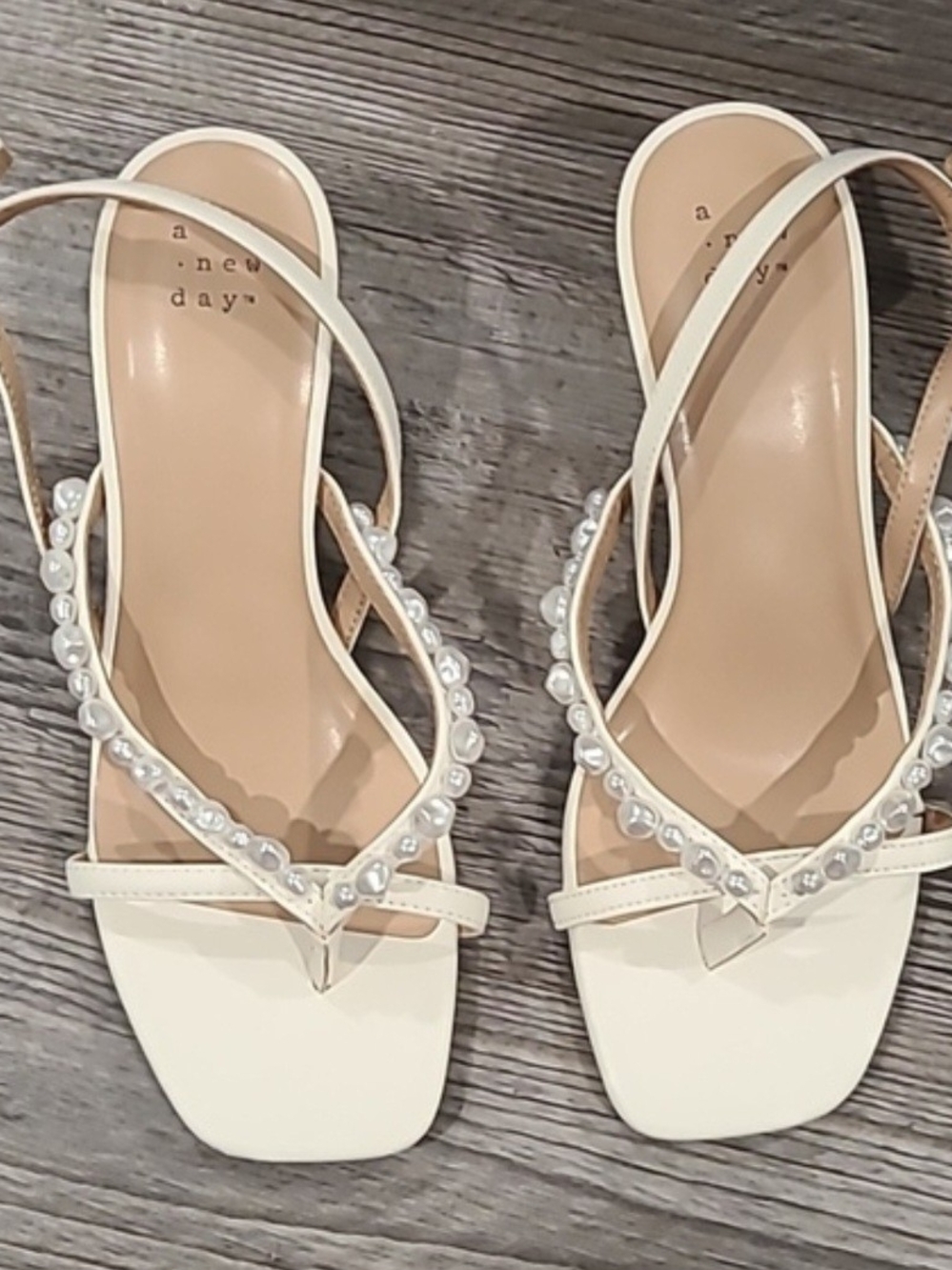 a new day Women Yvory/Marin  Pearl-Trim Slingback Kitten Heel Sandals Sz 10